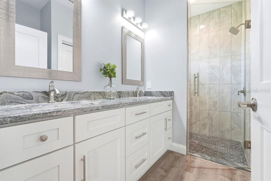 Furnished interior view inside a new home in , Deland (Image 31).