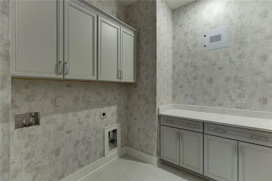 Furnished interior view inside a new home in The Retreat at Sterling on the Lake 48', Flowery Branch (Image 12).