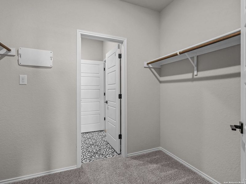Spacious, unfurnished interior of a new home in Applewhite Meadows, San Antonio (Image 23).