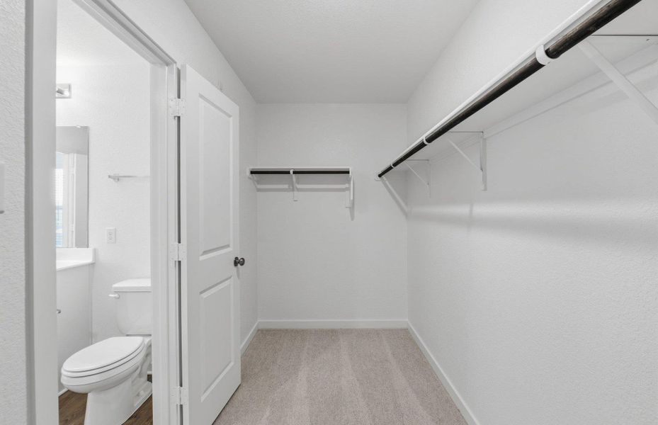 Spacious, unfurnished interior of a new home in Sonterra, Jarrell (Image 17).