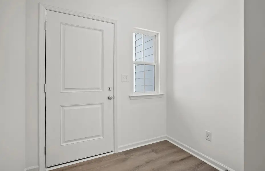Spacious, unfurnished interior of a new home in Mallard Park, Charlotte (Image 17).