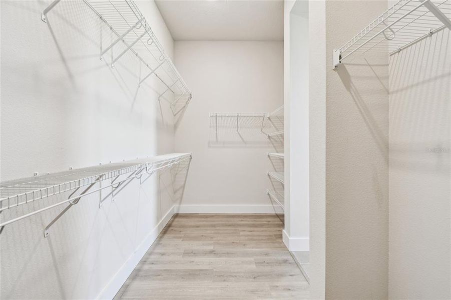 Spacious, unfurnished interior of a new home in Palmera Wellen Park - Classic Series, Venice (Image 33).