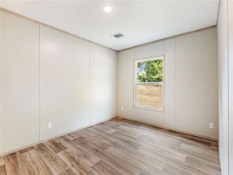Spacious, unfurnished interior of a new home in , Gainesville (Image 34).