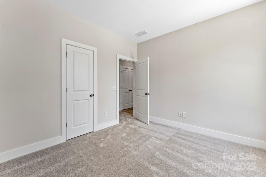 Spacious, unfurnished interior of a new home in , Gastonia (Image 21).