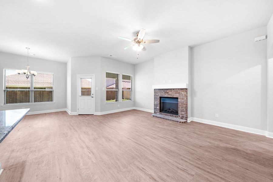 Spacious, unfurnished interior of a new home in Summerwood, Red Oak (Image 18).