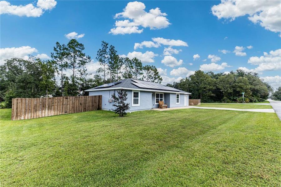 Exterior details and patio area of a home in , Belleview (Image 40).