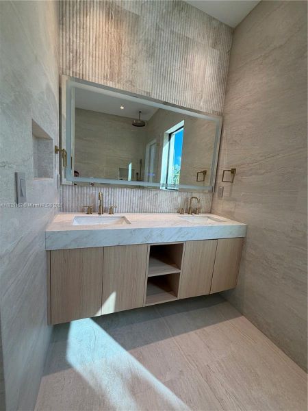 Furnished interior view inside a new home in , Hollywood (Image 18).