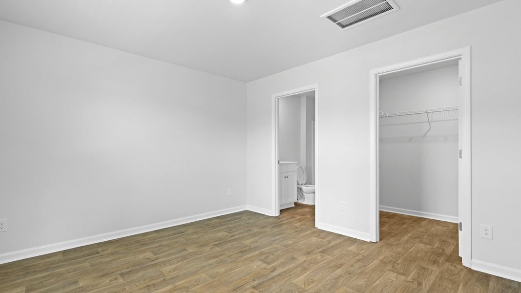 Spacious, unfurnished interior of a new home in Evergreen, Holly Hill (Image 24).