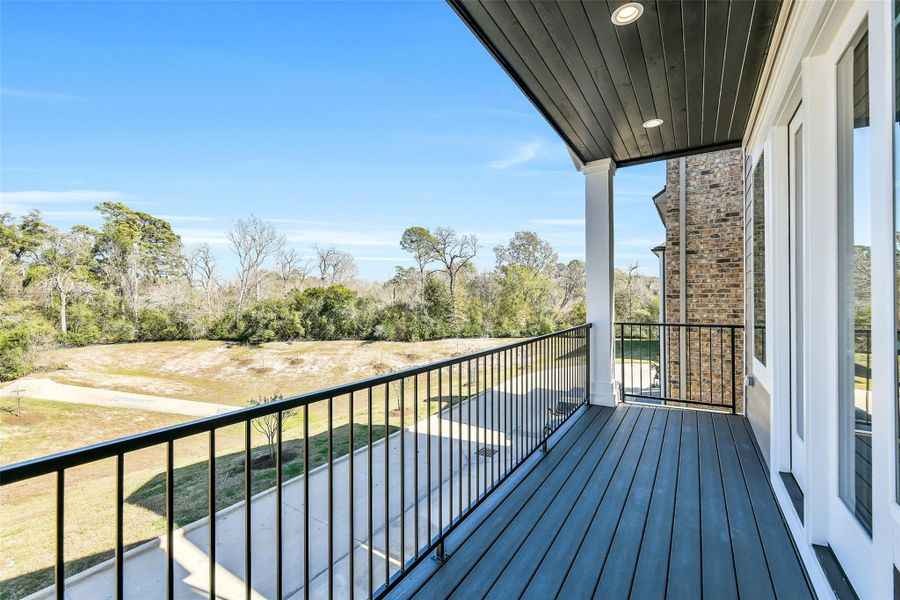 Exterior details and patio area of a home in Reserve in Memorial, Houston (Image 28).