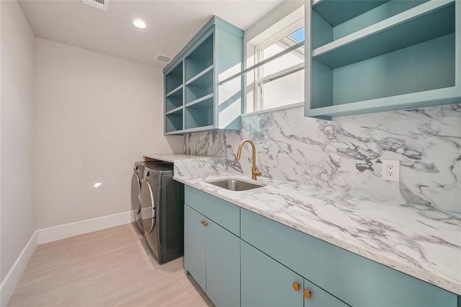 Furnished interior view inside a new home in , Dallas (Image 29). Furnished interior view inside a new home in , Dallas (Image 29).