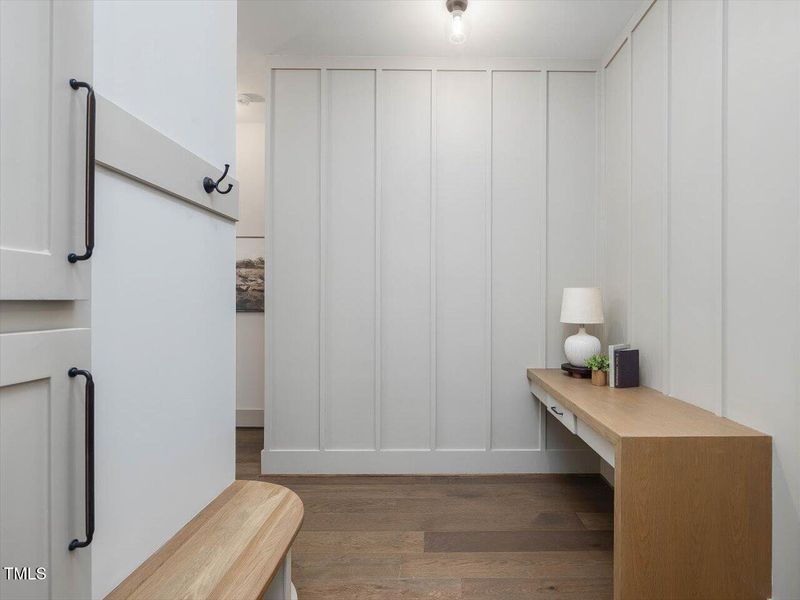 050-Mudroom 050-Mudroom