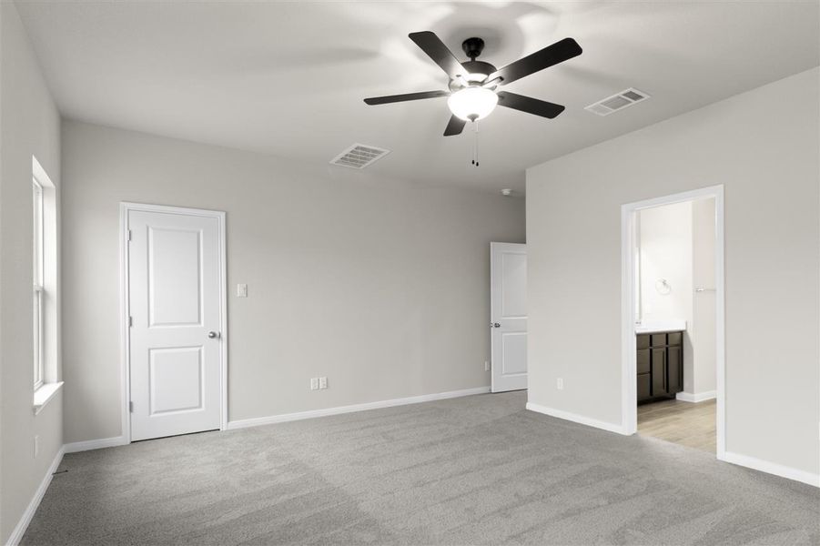 Spacious, unfurnished interior of a new home in Eastwood at Sonterra, Jarrell (Image 14).