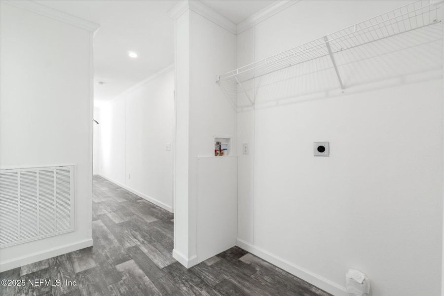 Spacious, unfurnished interior of a new home in , East Palatka (Image 17).