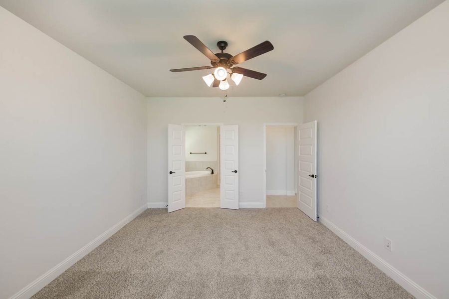 Spacious, unfurnished interior of a new home in Las Lomas, Forney (Image 14). Spacious, unfurnished interior of a new home in Las Lomas, Forney (Image 14).