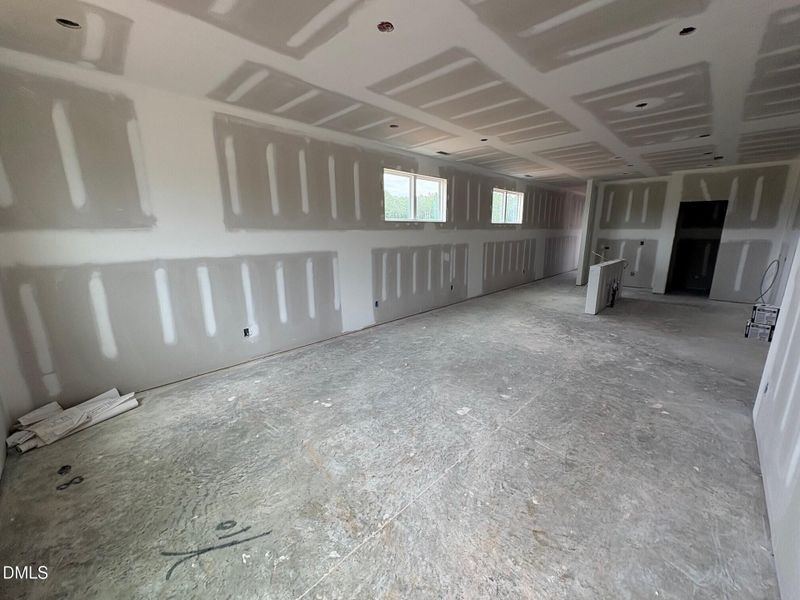 26.05.10 interior 1