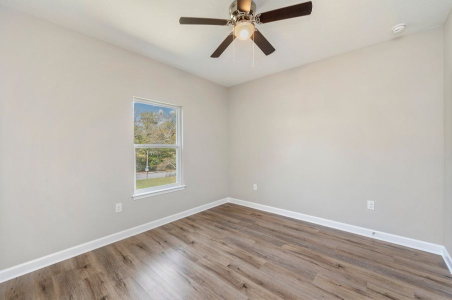 Representative unfurnished interior of a home built from the Sierra by CJL Homes in Oak Hollow, Crestview (Image 20).