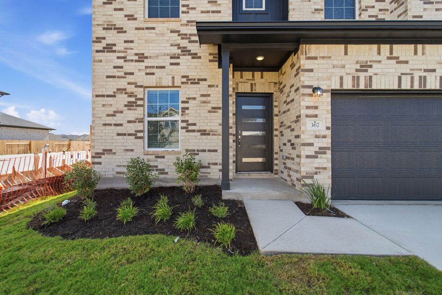 Exterior details and patio area of a home in Sunfield, Buda (Image 3).