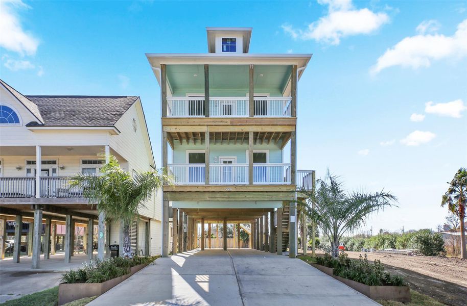 Beautifully built brand new home on Galveston Bay Beautifully built brand new home on Galveston Bay