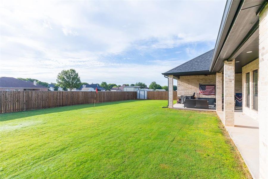 Exterior details and patio area of a home in , Clyde (Image 4).
