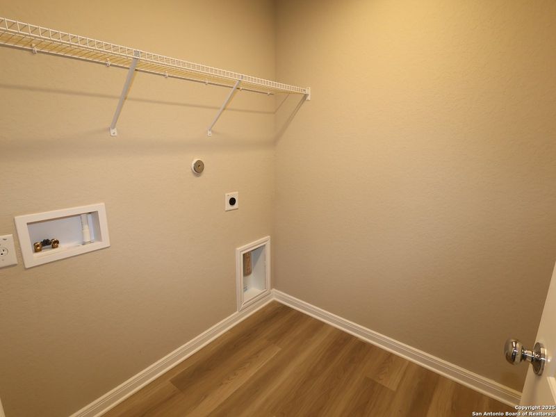 Spacious, unfurnished interior of a new home in Agave, San Antonio (Image 17). Spacious, unfurnished interior of a new home in Agave, San Antonio (Image 17).