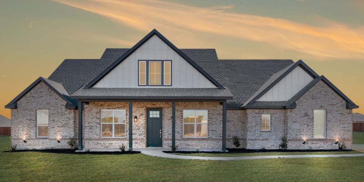 Elevation C | Concept 2586 at The Meadows in Gunter, TX by Landsea Homes