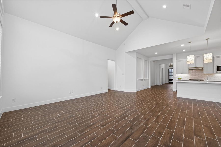 Spacious, unfurnished interior of a new home in Artavia, Conroe (Image 32).