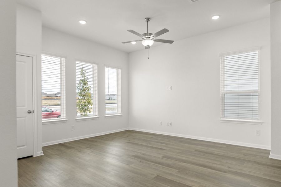 Spacious, unfurnished interior of a new home in Trace, San Marcos (Image 23).