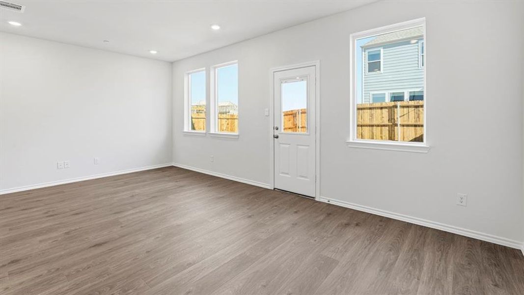 Spacious, unfurnished interior of a new home in Arbor Trails South, Princeton (Image 26).