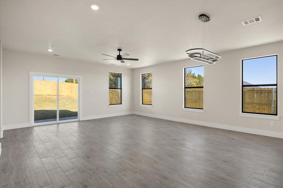 Spacious, unfurnished interior of a new home in , Granbury (Image 18).