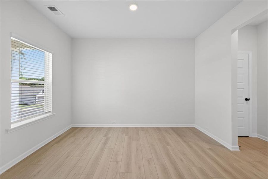 Spacious, unfurnished interior of a new home in Allen Manor, Hoschton (Image 15).
