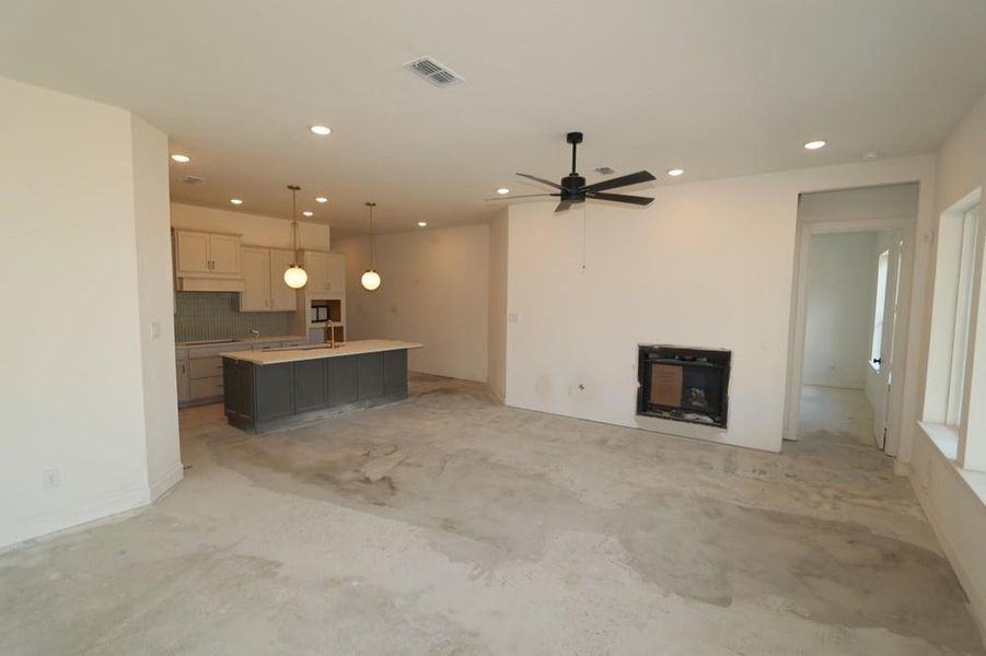 Spacious, unfurnished interior of a new home in Brookewater 55’ Homesites, Rosenberg (Image 29). Spacious, unfurnished interior of a new home in Brookewater 55’ Homesites, Rosenberg (Image 29).