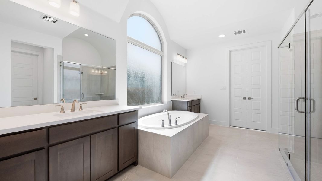 Furnished interior view inside a new home in Hillstead, Lavon (Image 14).
