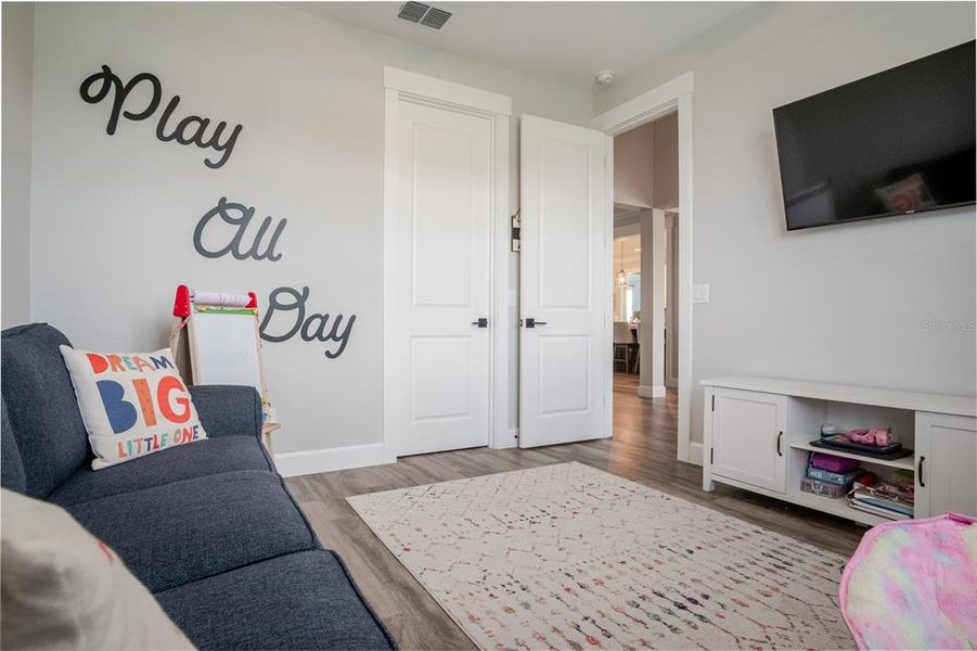 Furnished interior view inside a new home in , Auburndale (Image 18).