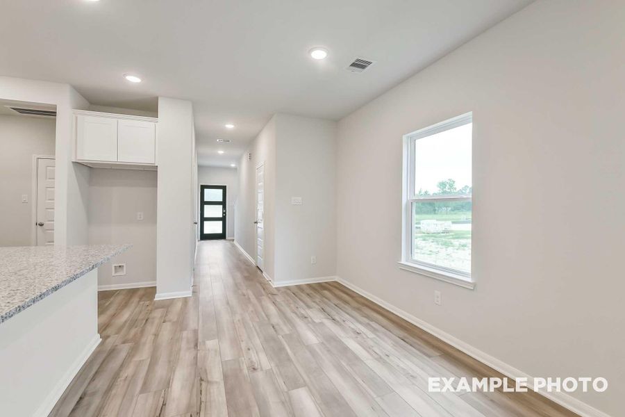 Spacious, unfurnished interior of a new home in Caney Creek Place, Conroe (Image 14).