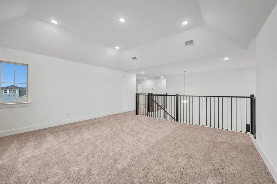 Spacious, unfurnished interior of a new home in Lily Creek at Sutton Fields, Aubrey (Image 31).