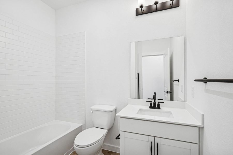 Hall bath (*Photo not of actual home and used for illustration purposes only.)