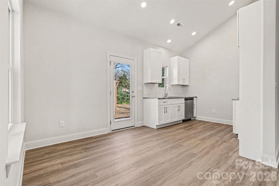 Spacious, unfurnished interior of a new home in , Monroe (Image 17).