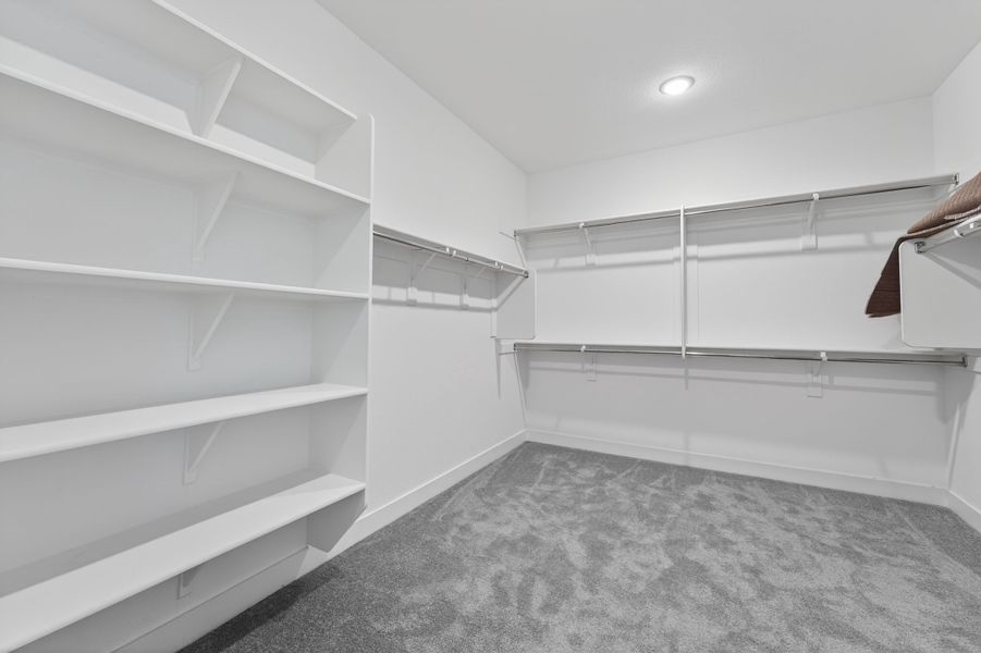 Spacious, unfurnished interior of a new home in Meridian, Queen Creek (Image 19).