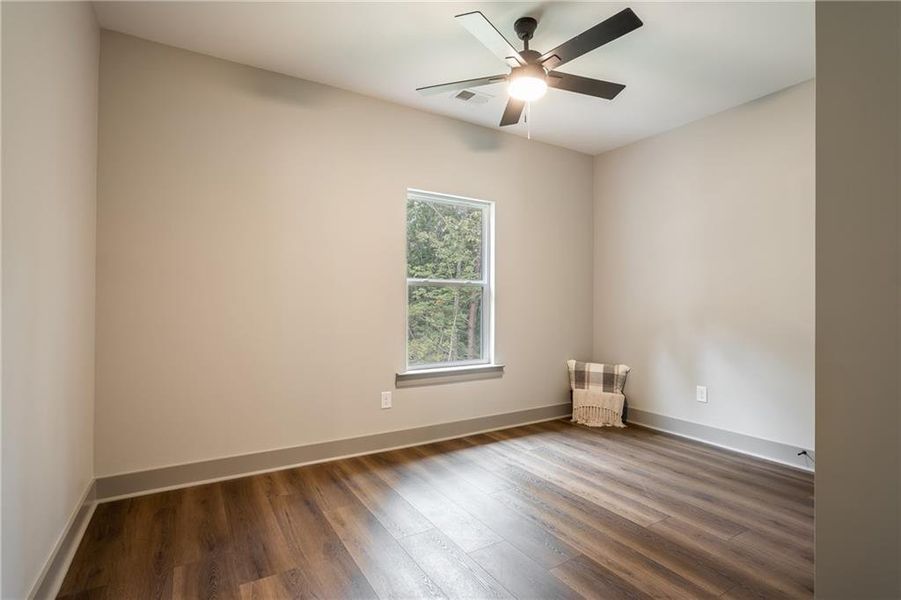 Spacious, unfurnished interior of a new home in , Jasper (Image 14).