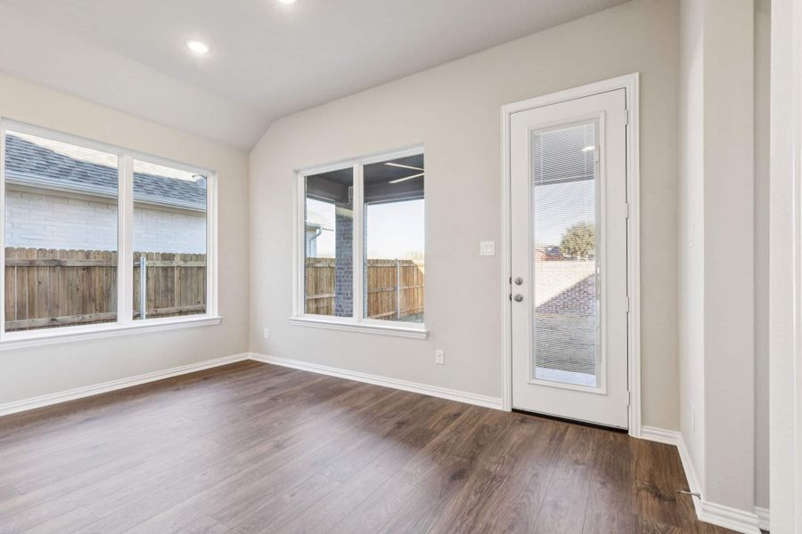 Spacious, unfurnished interior of a new home in Summer Crest, Fort Worth (Image 20).