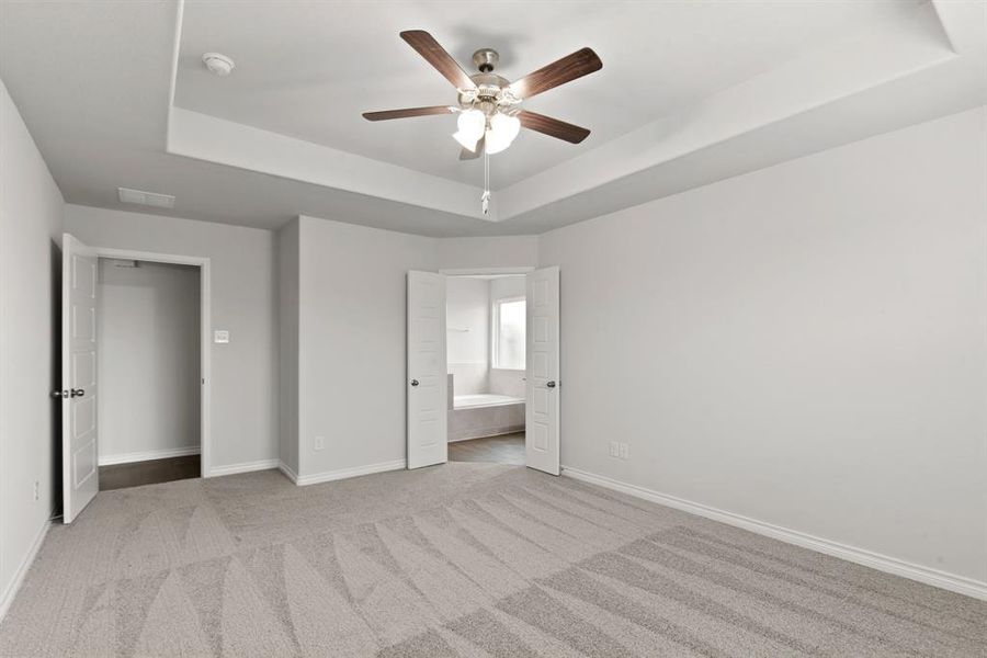 Spacious, unfurnished interior of a new home in Deer Creek, Fort Worth (Image 22). Spacious, unfurnished interior of a new home in Deer Creek, Fort Worth (Image 22).