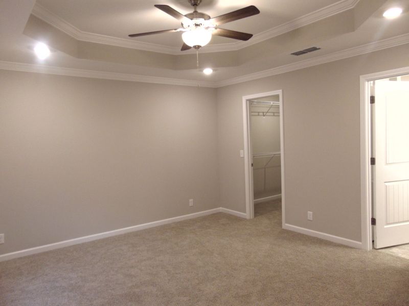 Spacious, unfurnished interior of a new home in Evergreen Farms, Murfreesboro (Image 14).