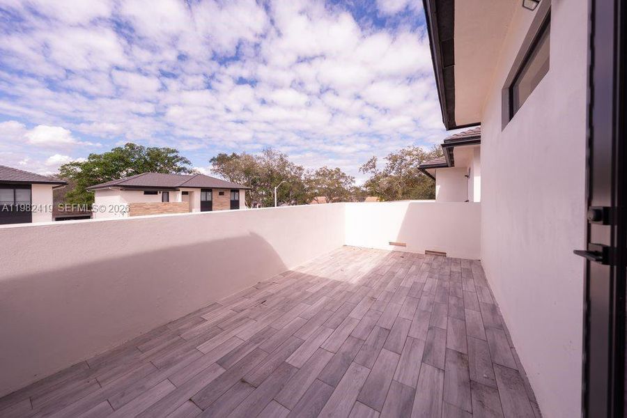 Exterior details and patio area of a home in , Miami (Image 23).