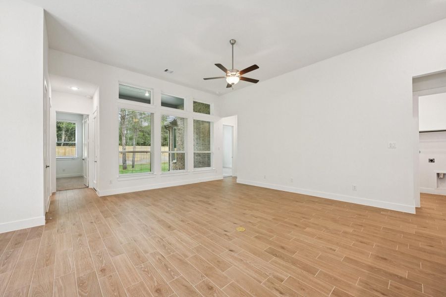 Spacious, unfurnished interior of a new home in Kresston, Montgomery (Image 33).