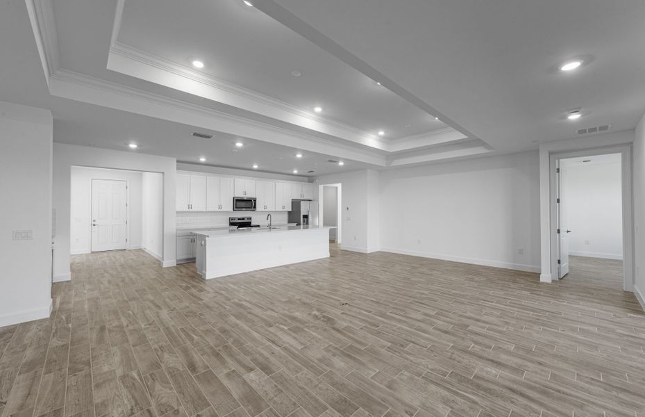 Spacious, unfurnished interior of a new home in Del Webb Naples, Ave Maria (Image 17).