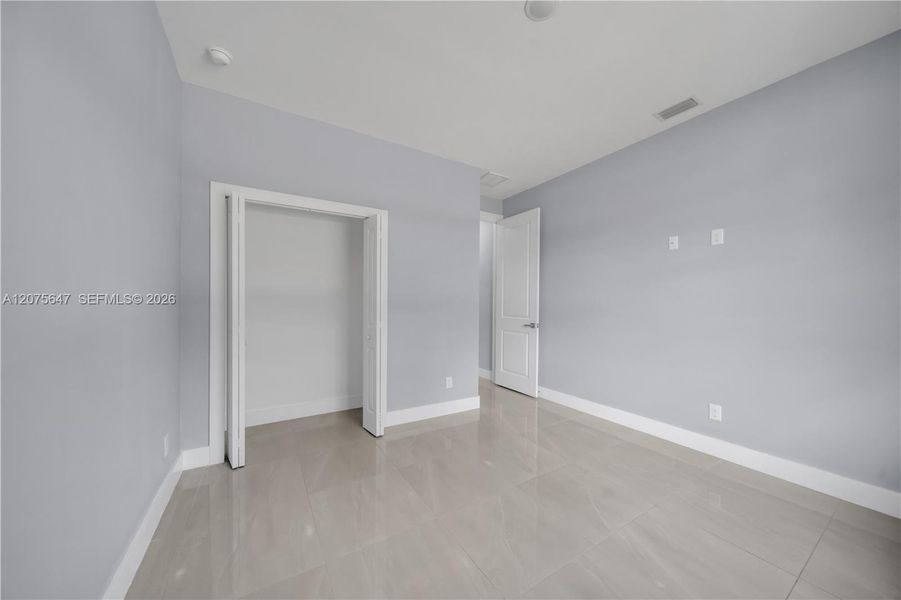 Spacious, unfurnished interior of a new home in , Lehigh Acres (Image 22).