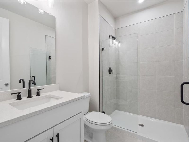 Image 32 of a home in Melody Lakeside Estates.