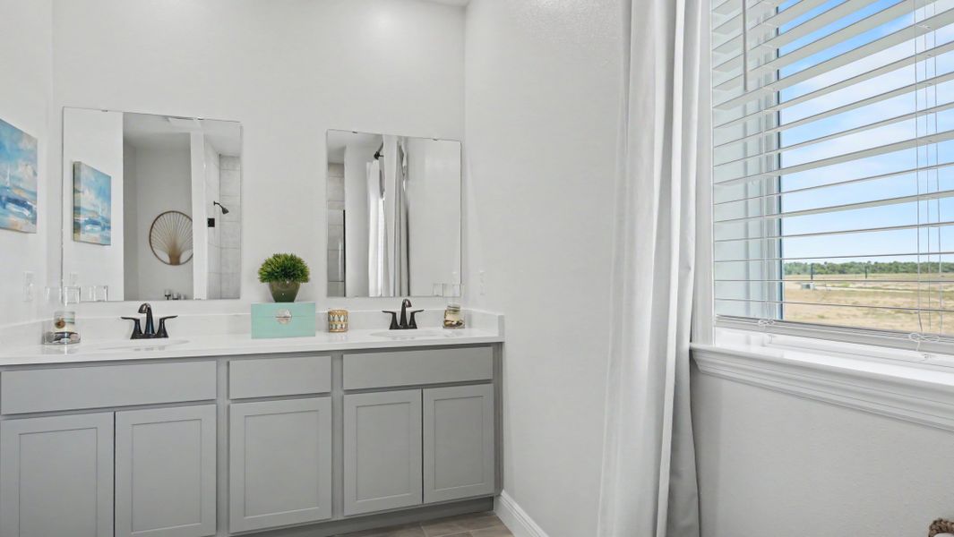 Representative furnished interior of a home built from the Drexel by Maronda Homes in Labelle, Labelle (Image 43).