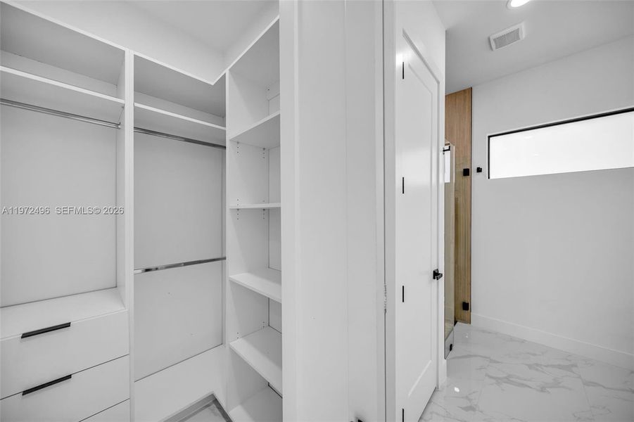 Image 27 of a home in .