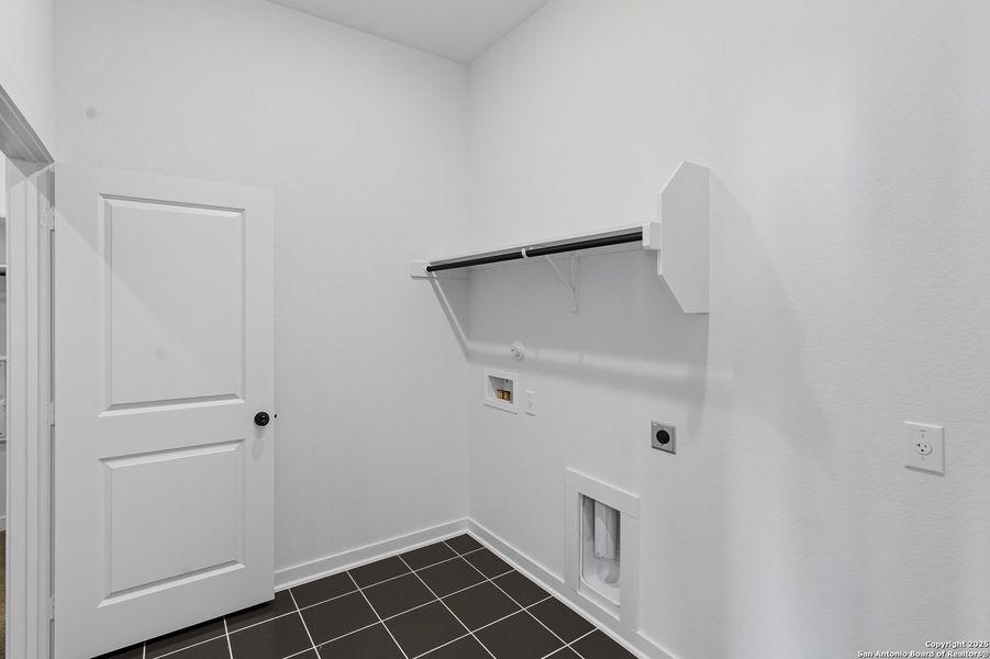 Spacious, unfurnished interior of a new home in The Crossvine – Garden Homes, Schertz (Image 22). Spacious, unfurnished interior of a new home in The Crossvine – Garden Homes, Schertz (Image 22).